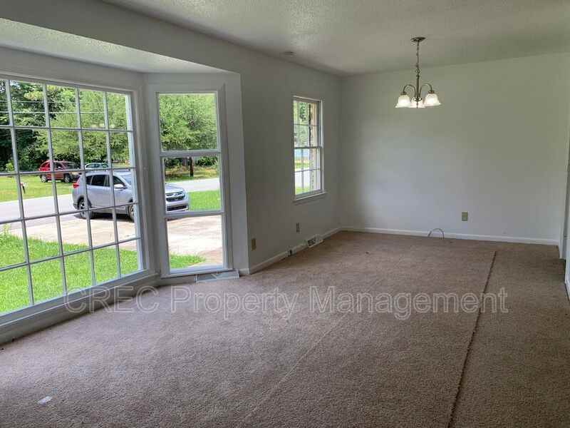 205 Pinewood Drive - Photo 6 of 30