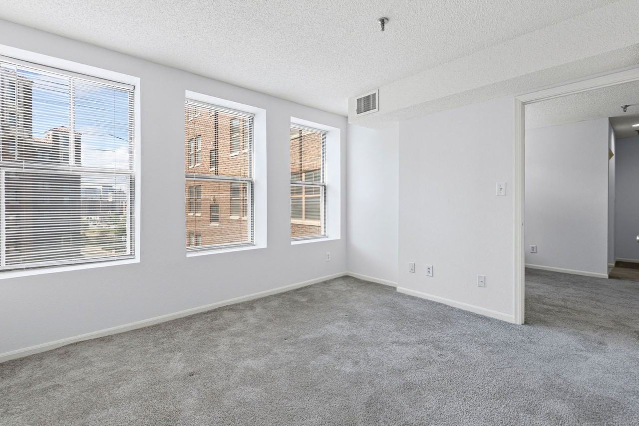 The Majestic on the Plaza - Photo 5 of 50