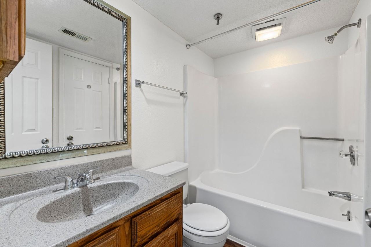 The Majestic on the Plaza - Photo 6 of 50