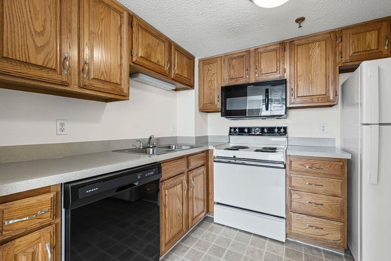 The Majestic on the Plaza - Photo 7 of 18