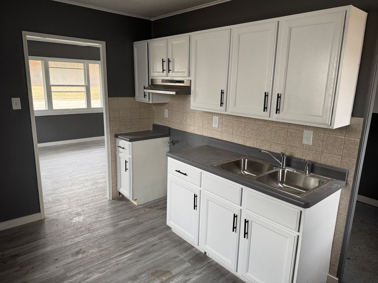 681 S Farnham St - Photo 2 of 6