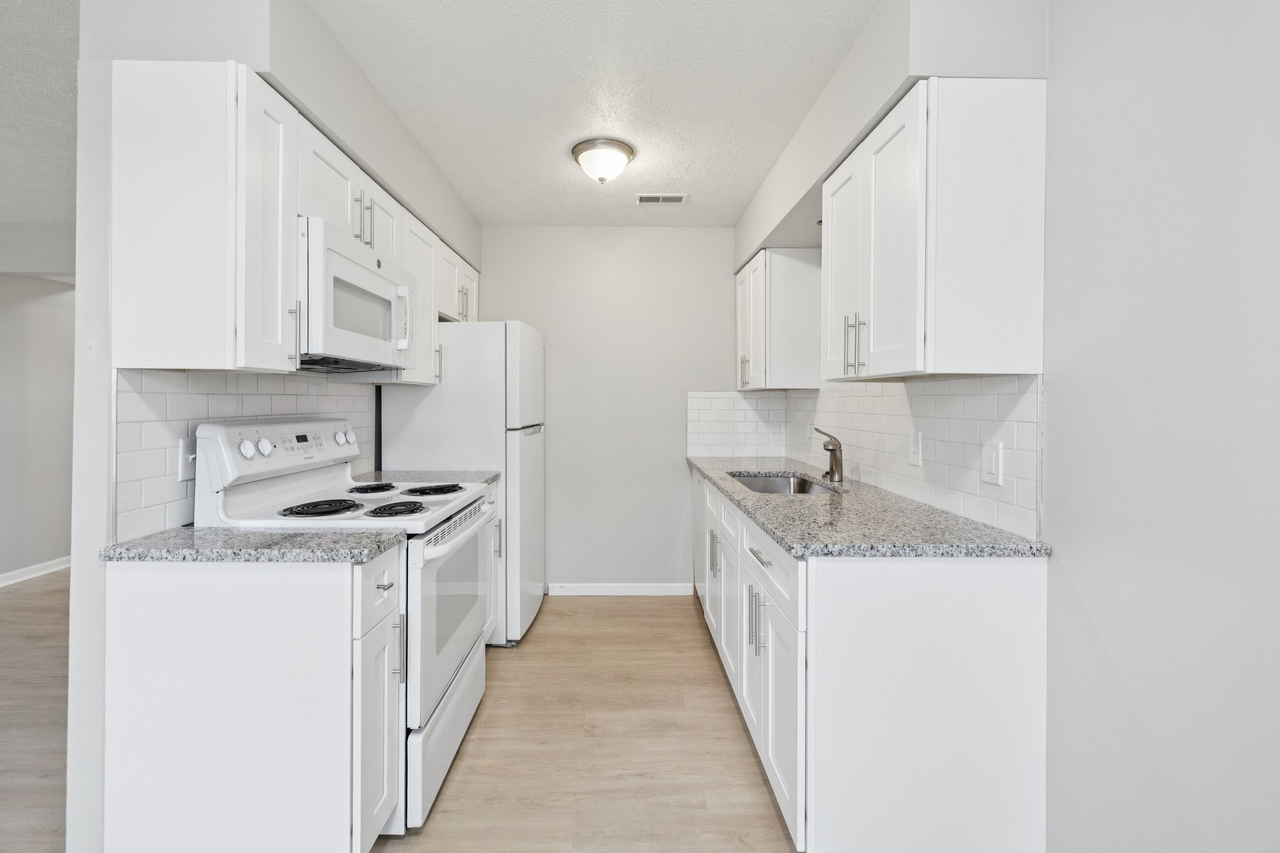 8005 South 48th Avenue*** - Photo 2 of 19