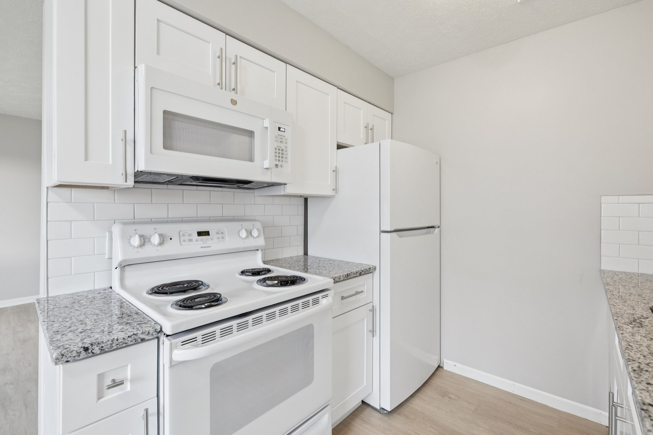 8005 South 48th Avenue*** - Photo 3 of 19