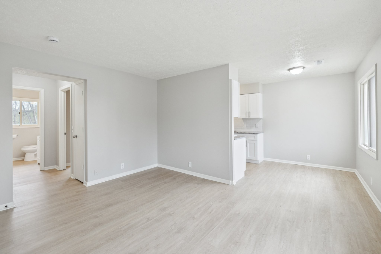 8005 South 48th Avenue*** - Photo 7 of 19