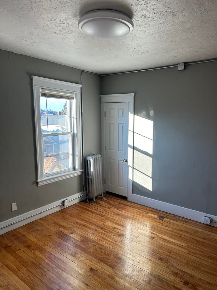 50 Vernon Street - Photo 4 of 14