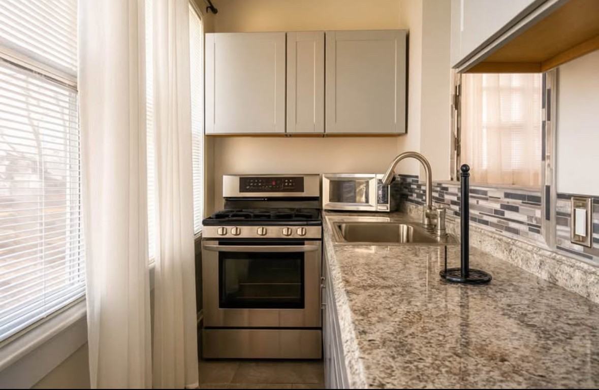 1122 Columbia Road Northwest - Photo 4 of 7