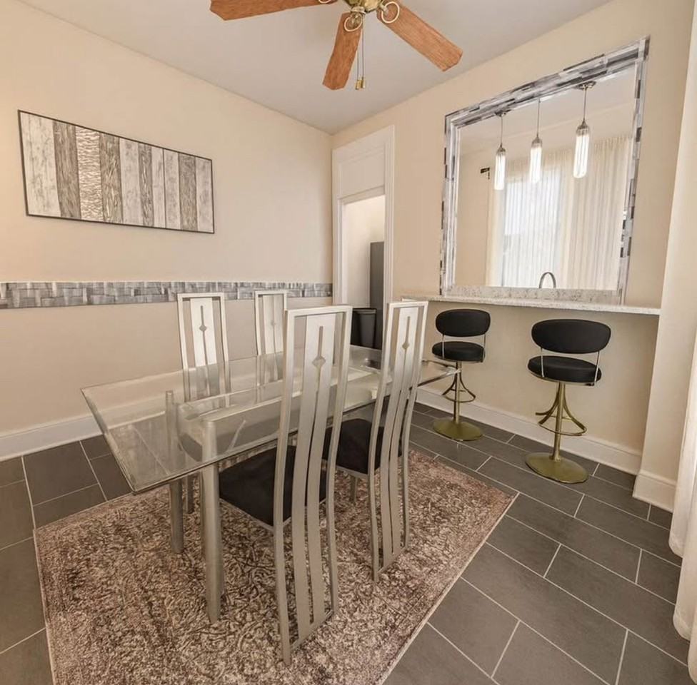 1122 Columbia Road Northwest - Photo 6 of 7