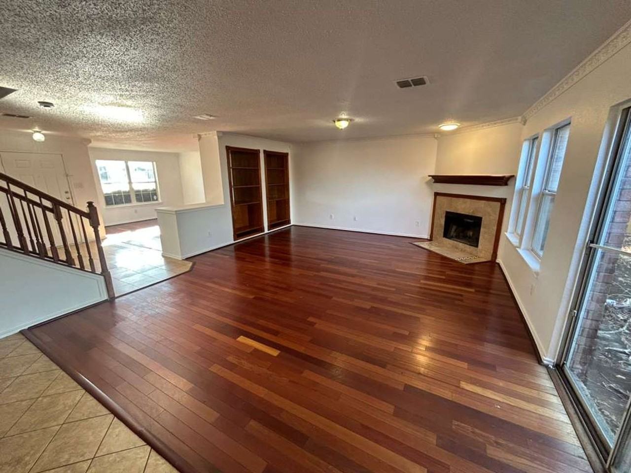 1137 Beechwood Lane - Photo 3 of 21