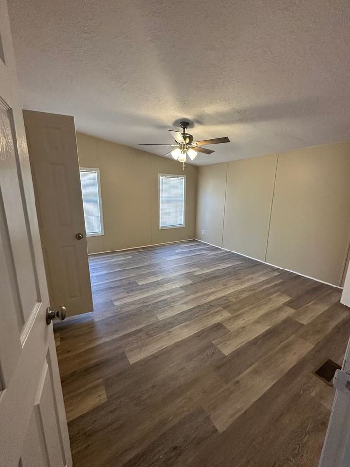 290 Green Oak Rd - Photo 4 of 26