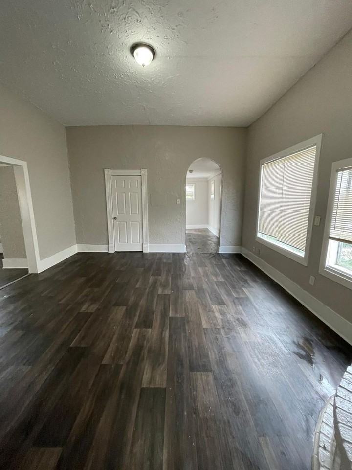 3116 Grand Avenue - Photo 3 of 10