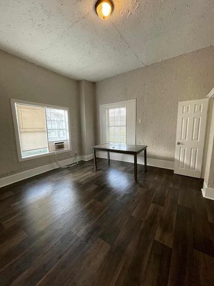 3116 Grand Avenue - Photo 4 of 10