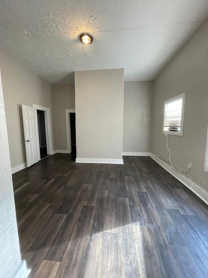 3116 Grand Avenue - Photo 5 of 10