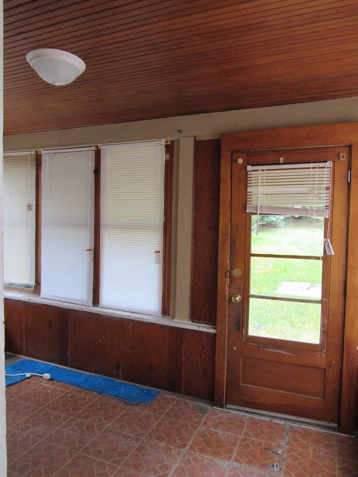 132 Church St - Photo 4 of 18