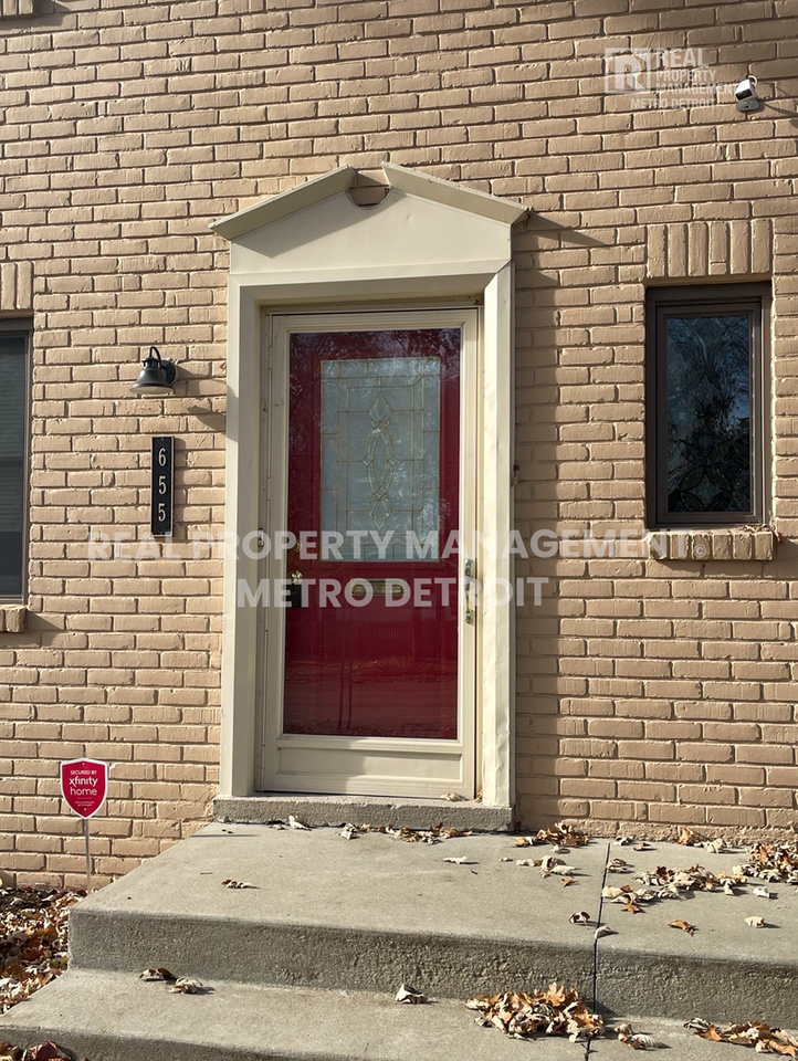 655 N Eton St #22 - Photo 2 of 17