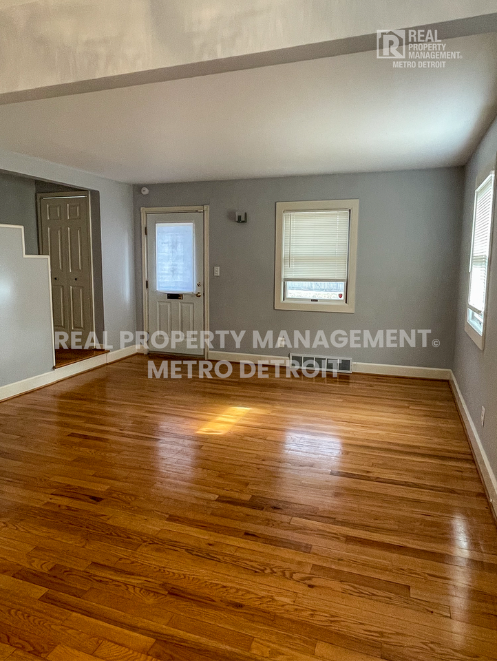 655 N Eton St #22 - Photo 3 of 17