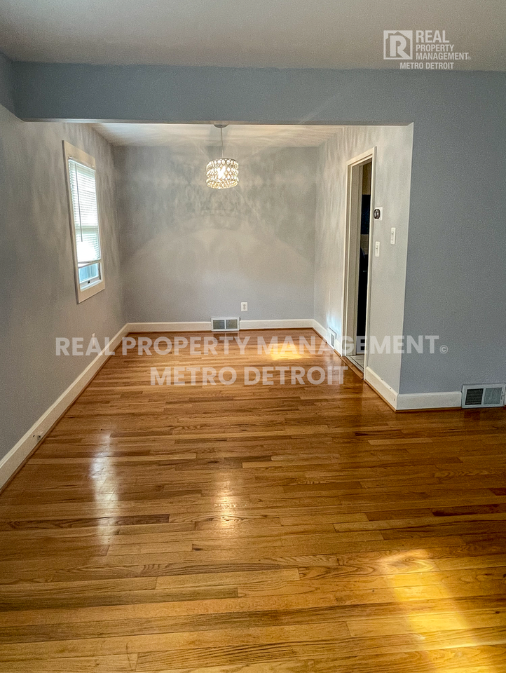 655 N Eton St #22 - Photo 4 of 17