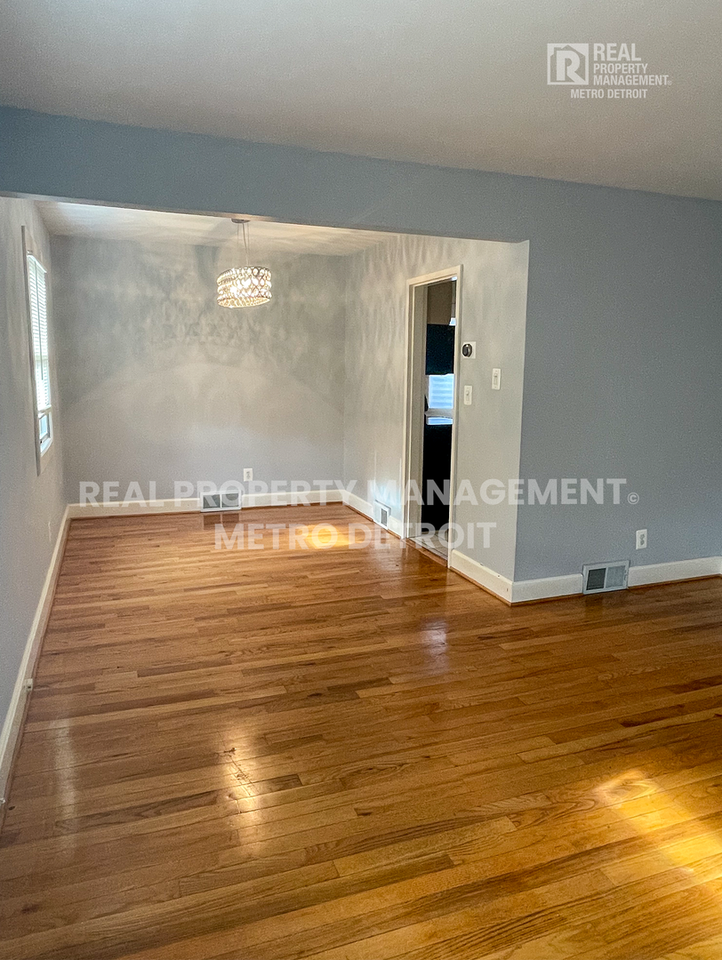 655 N Eton St #22 - Photo 5 of 17