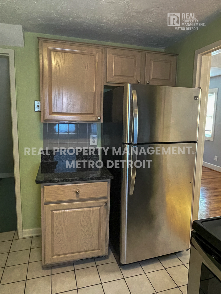 655 N Eton St #22 - Photo 6 of 13