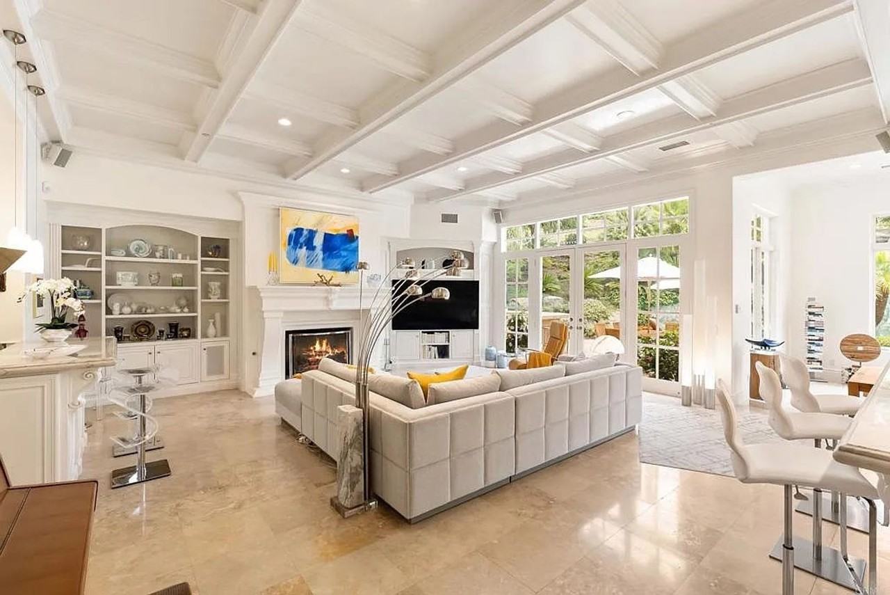 6369 Clubhouse Drive - Photo 5 of 29