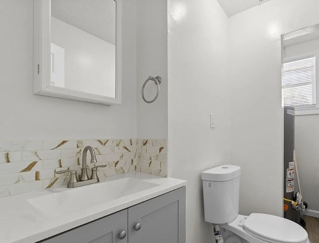 1628 Dumesnil St - Photo 3 of 9