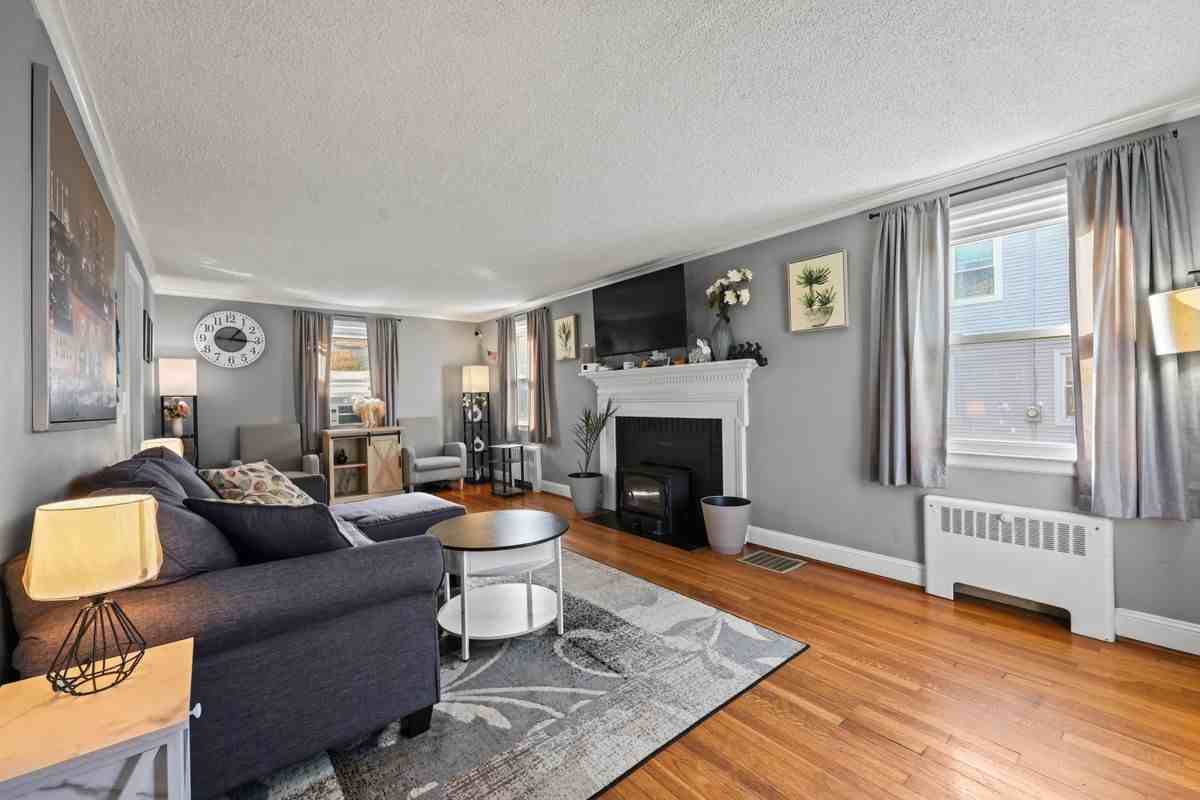 133 Robbins Avenue - Photo 2 of 16