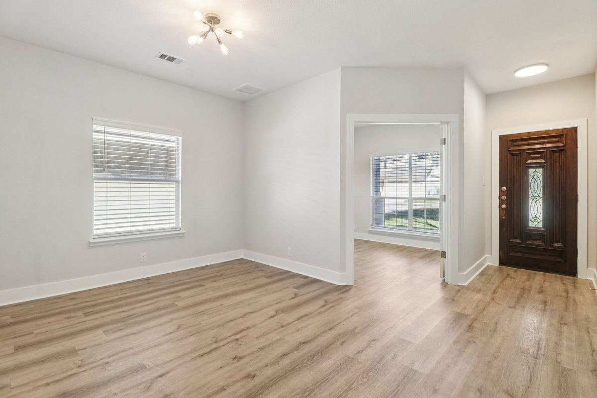 23607 Silver Creek - Photo 3 of 17