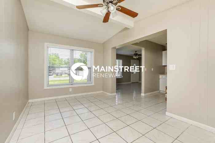 2495 Barbarossa Ave - Photo 4 of 16