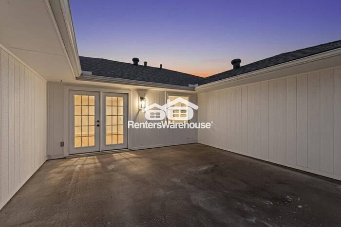 2720 Glen Forest Lane - Photo 2 of 42