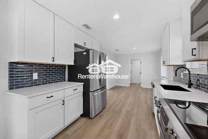 2720 Glen Forest Ln - Photo 7 of 39