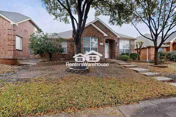 6216 Dark Forest Drive - Photo 5 of 44