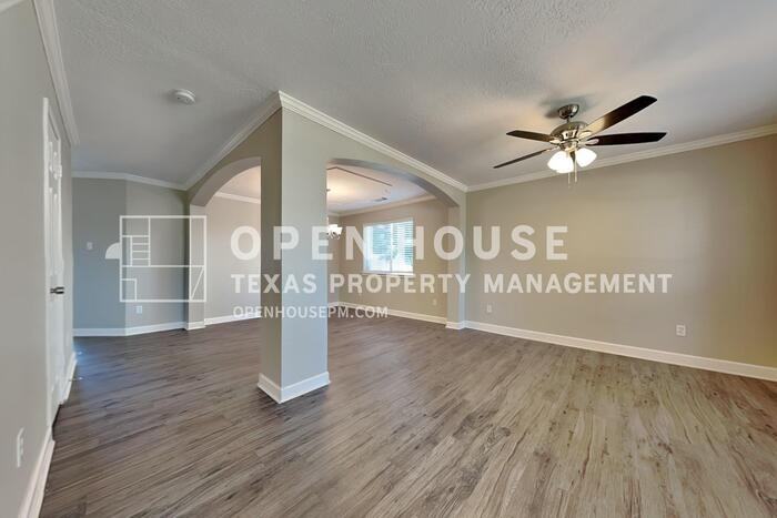 29439 Fox River Dr - Photo 5 of 31