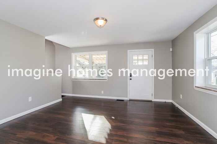 8364 Beech Ave - Photo 5 of 18