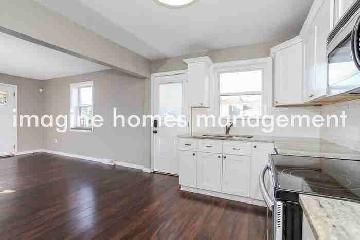 8364 Beech Ave - Photo 6 of 18