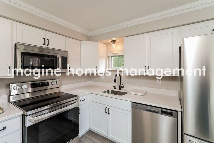 201 White Oak Drive - Photo 5 of 15