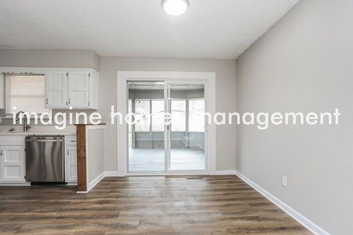 3009 Southeast 1st Street - Photo 6 of 16