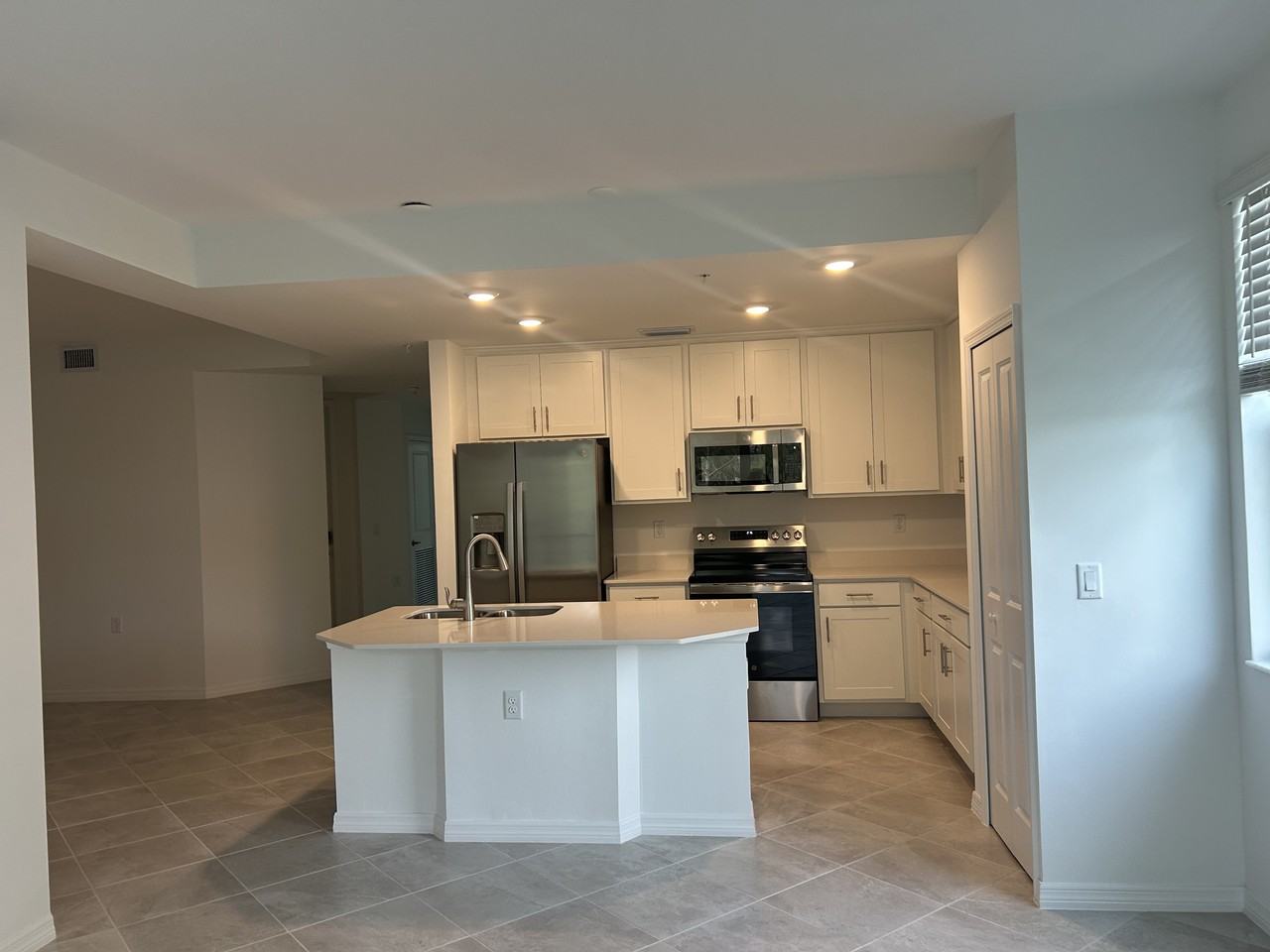 18421 Copperhead Ct N #221 - Photo 5 of 12