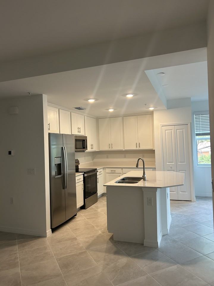 18421 Copperhead Ct N #221 - Photo 6 of 12