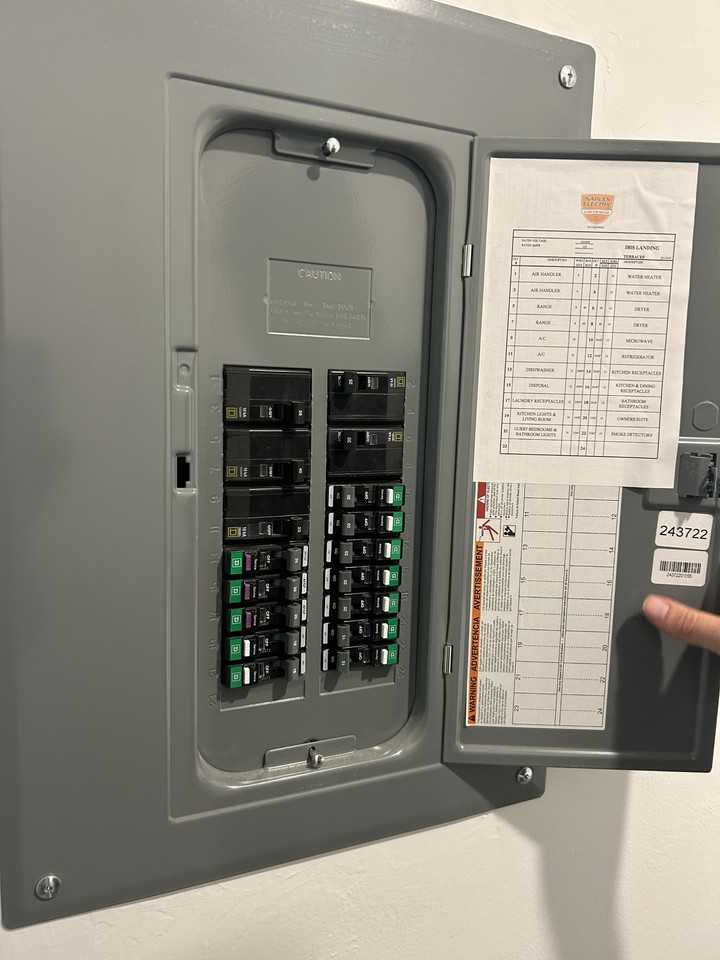 18421 Copperhead Ct N #221 - Photo 7 of 12