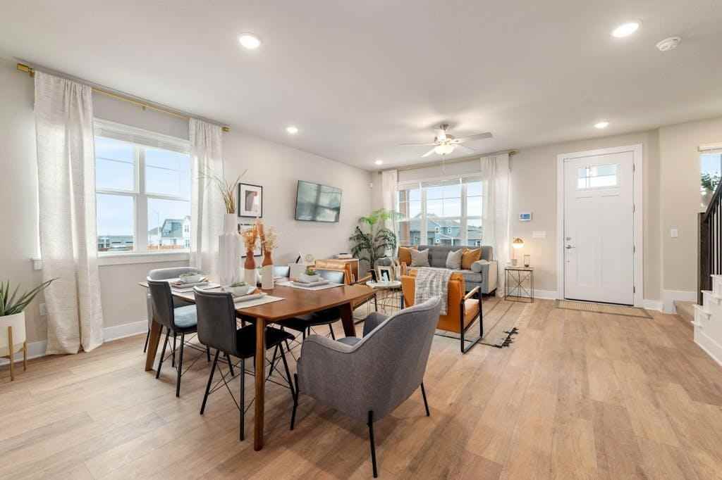 5804 Rotunda View - Photo 2 of 20