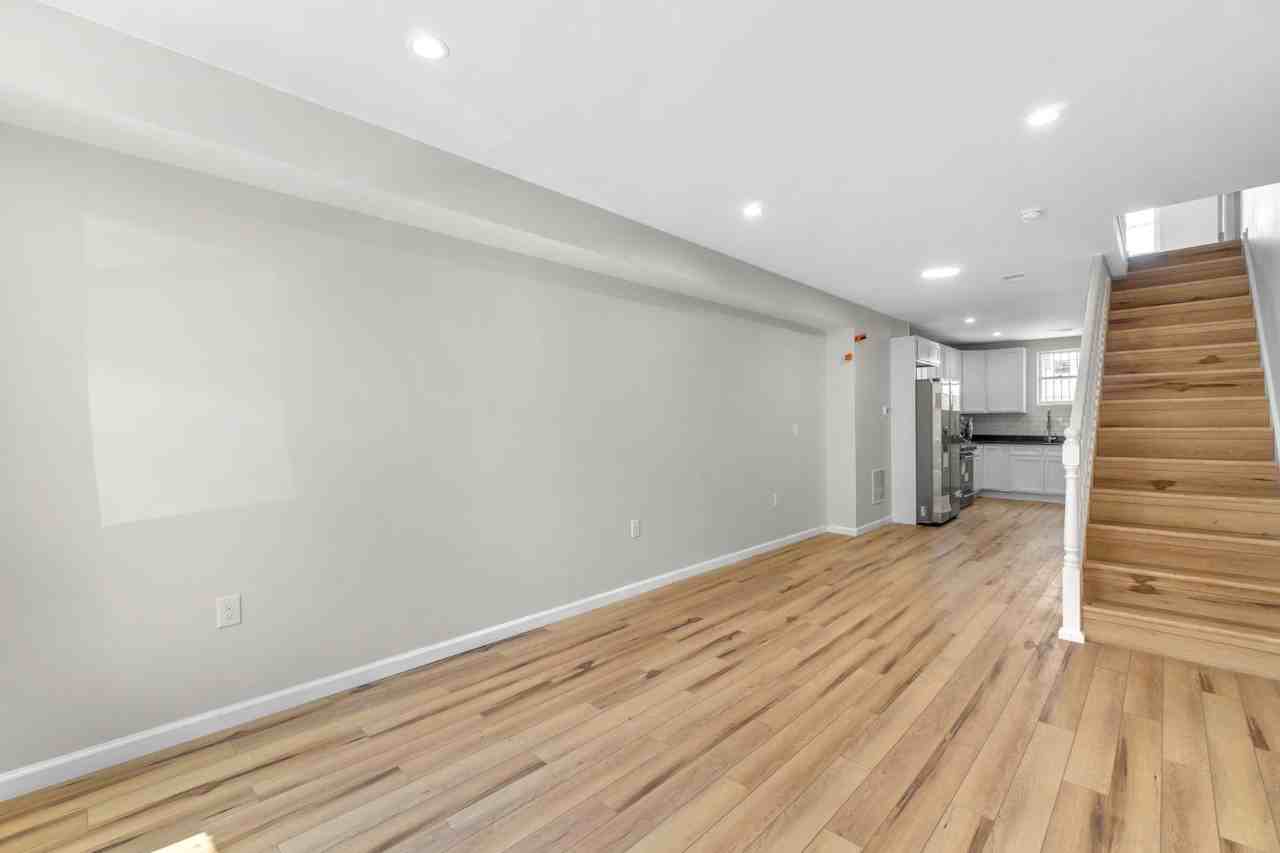 3326 Noble Street - Photo 6 of 15