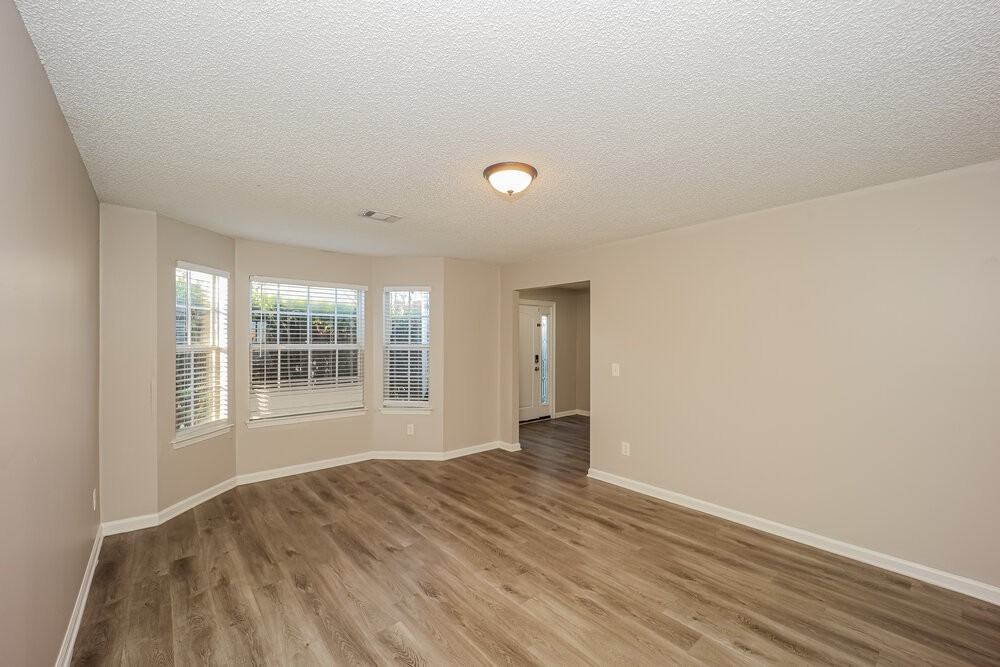 1103 Village Oaks - Photo 4 of 17