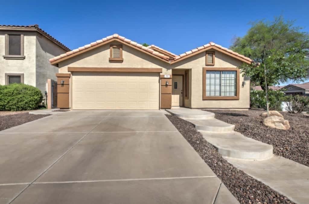 711 S Roca St - Photo 2 of 26