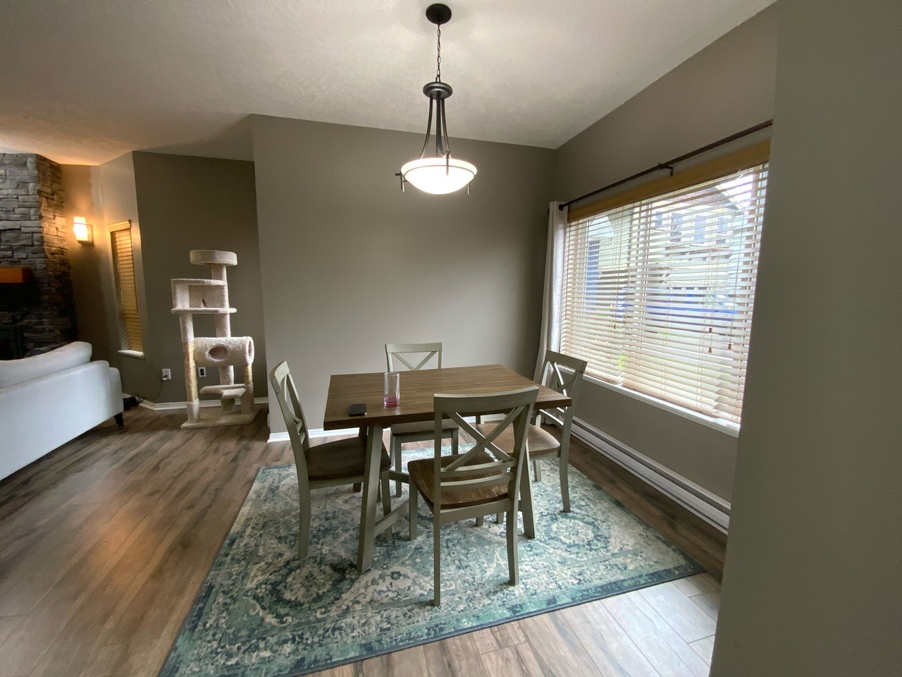 936 Starling Pl #MAIN - Photo 2 of 20