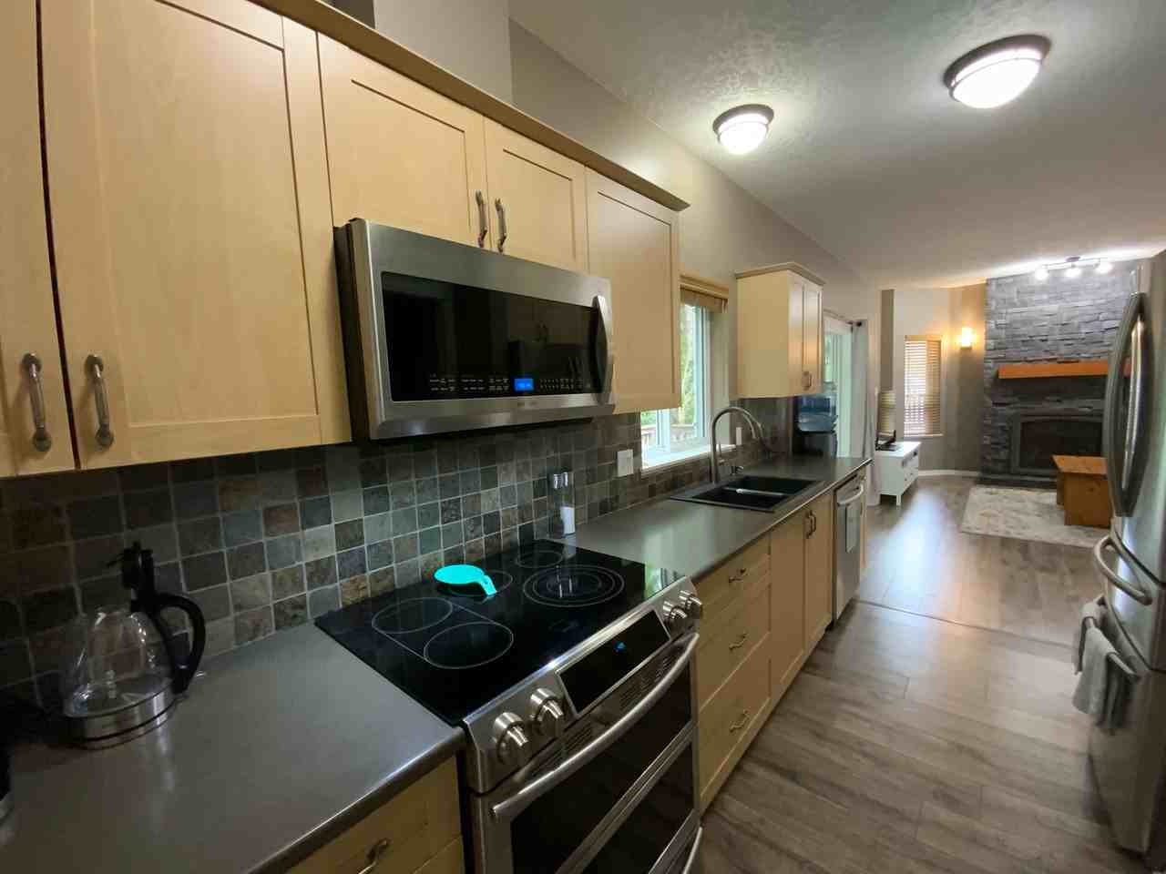 936 Starling Pl #MAIN - Photo 5 of 20