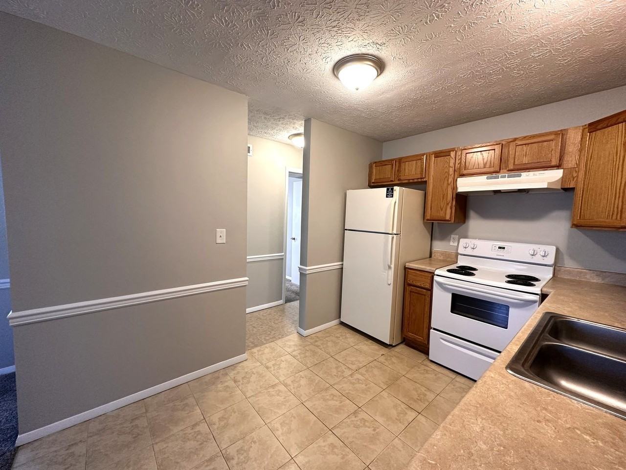 Breckenridge Apartment Homes - Photo 5 of 41