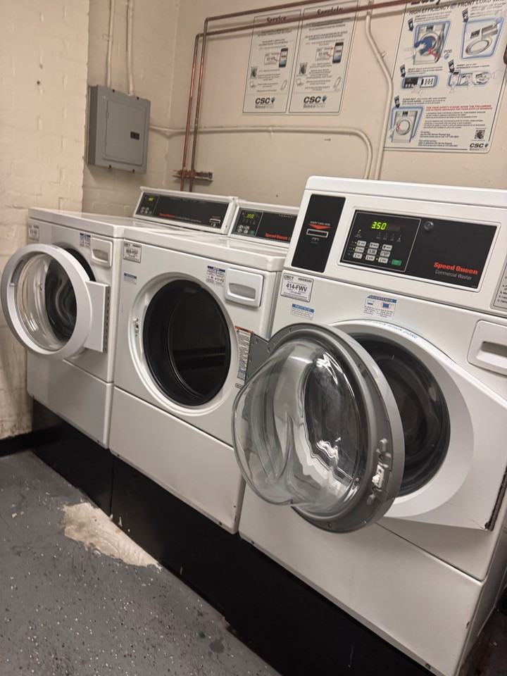 E 52nd St & Lexington Ave #9 - Photo 3 of 3