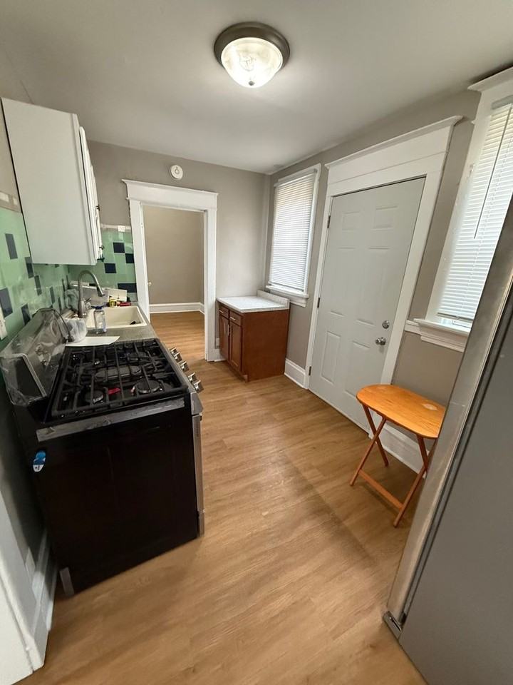 2100 W National Ave - Photo 4 of 18
