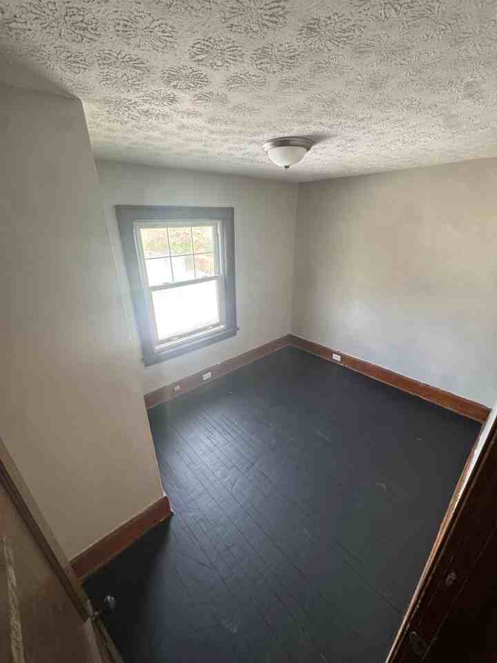 9520 Marah Ave - Photo 6 of 17