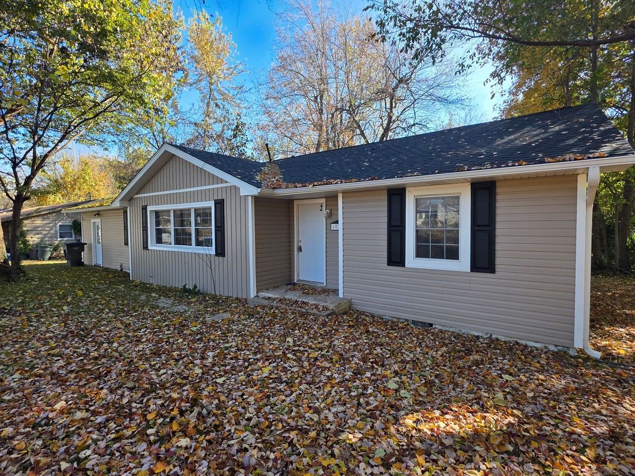 1937 W Lawson St - Photo 2 of 18