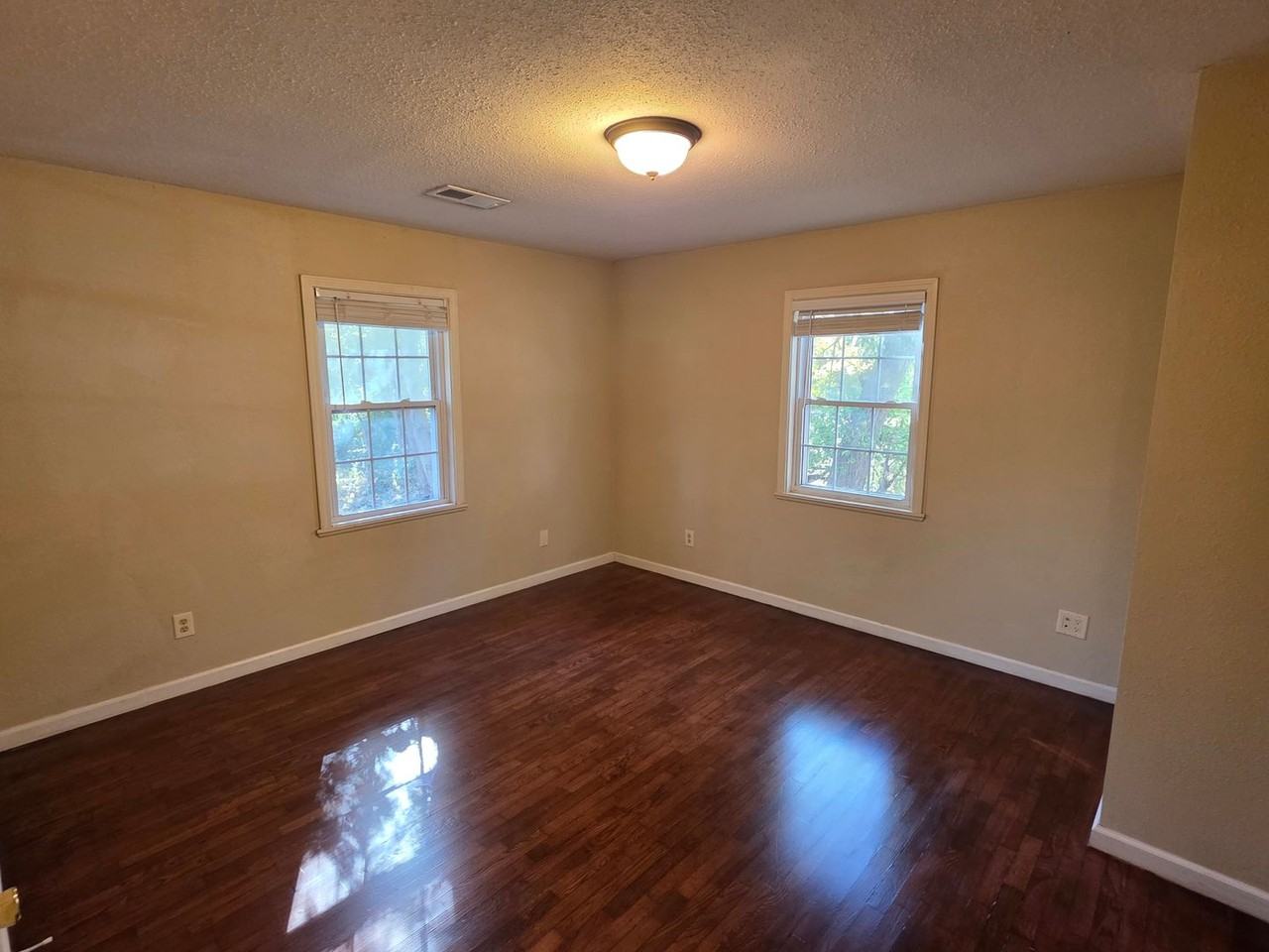 1937 W Lawson St - Photo 5 of 18